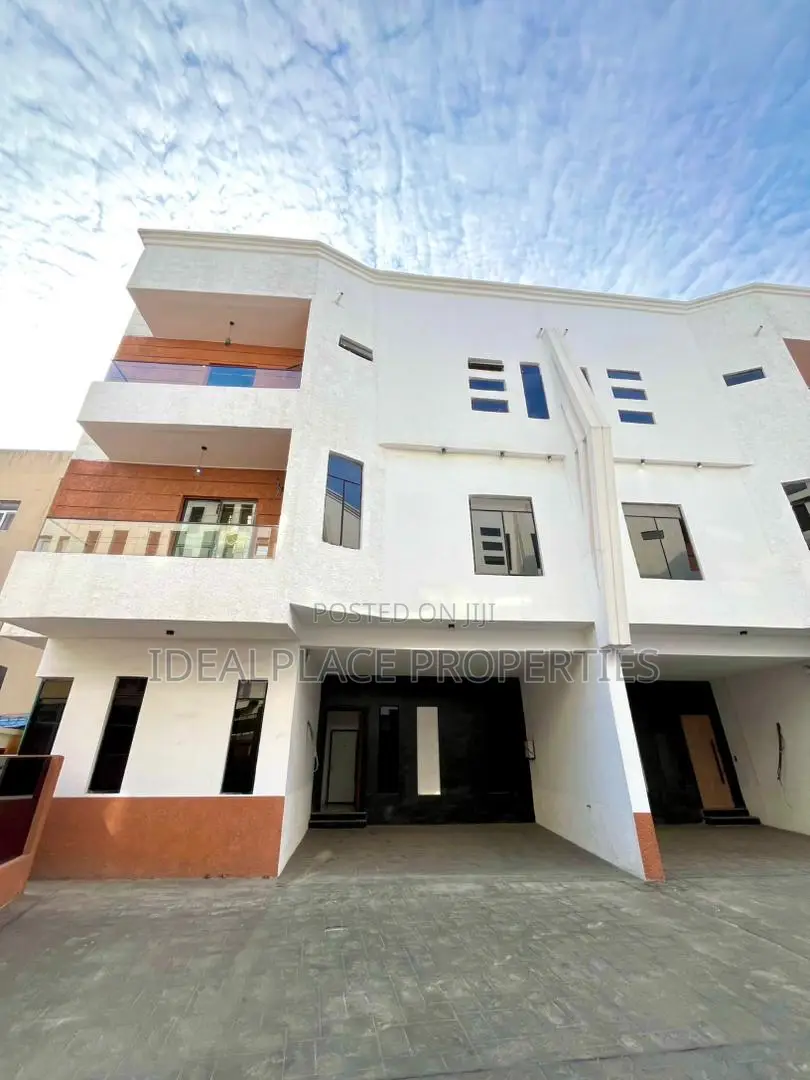 4bdrm Townhouse/Terrace in Osapa london for sale in Osapa london