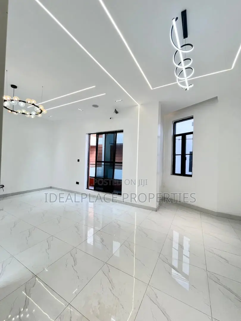 4bdrm Townhouse/Terrace in Osapa london for sale in Osapa london