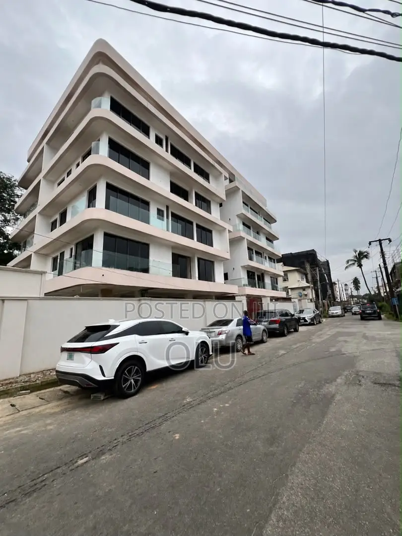 Furnished 4bdrm Maisonette in Shonibare Estate for sale in Ikeja GRA