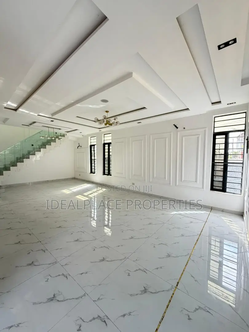 5bdrm Duplex in Osapa london for sale in Osapa london