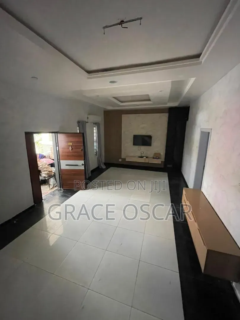 4bdrm Duplex in Ikota for rent in Ikota