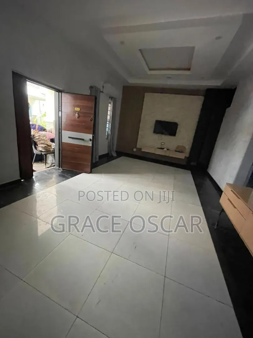 4bdrm Duplex in Ikota for rent in Ikota