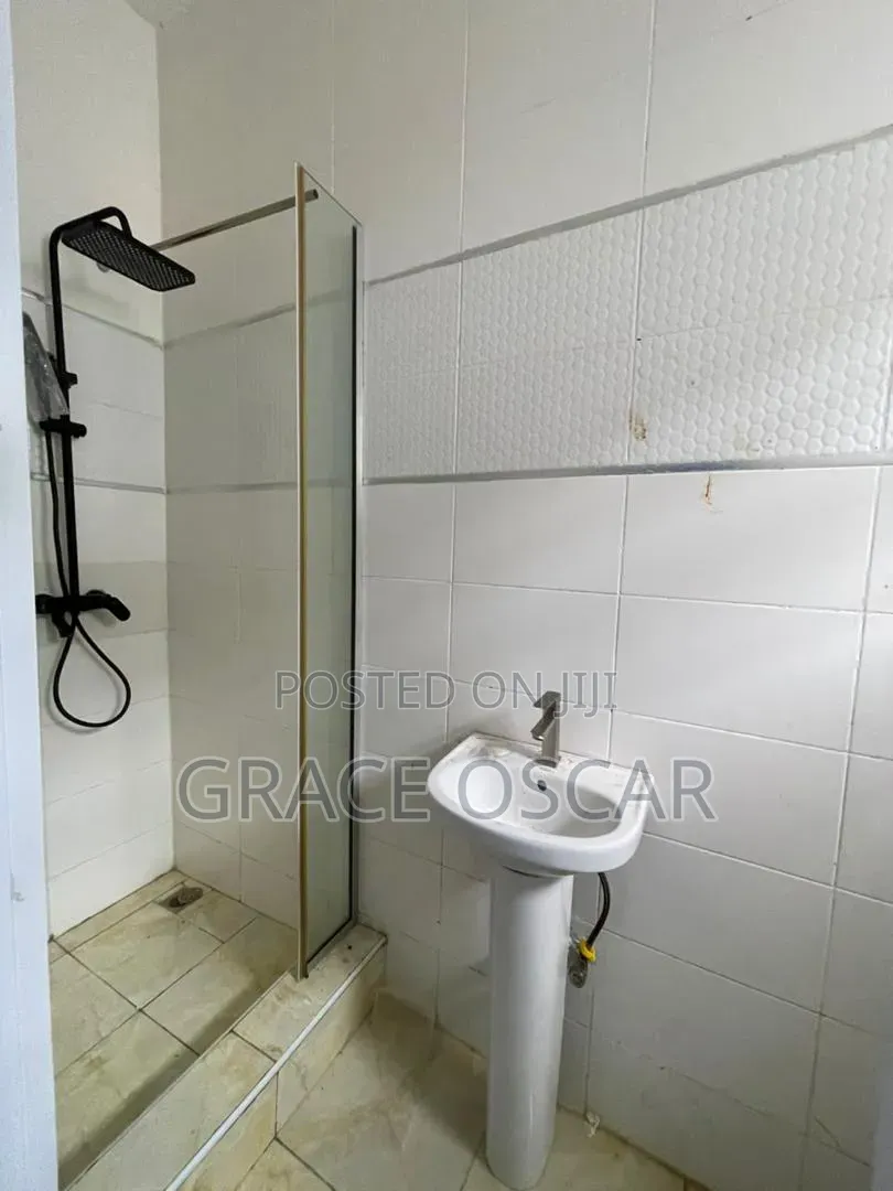4bdrm Duplex in Ikota for rent in Ikota
