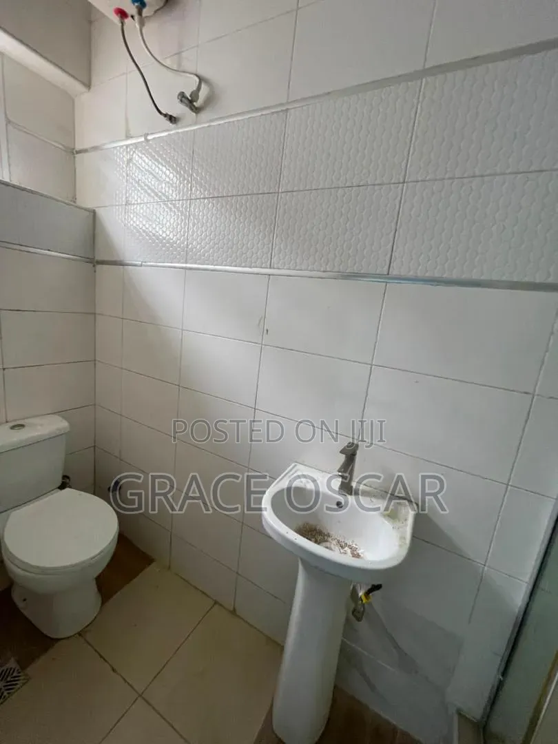 4bdrm Duplex in Ikota for rent in Ikota