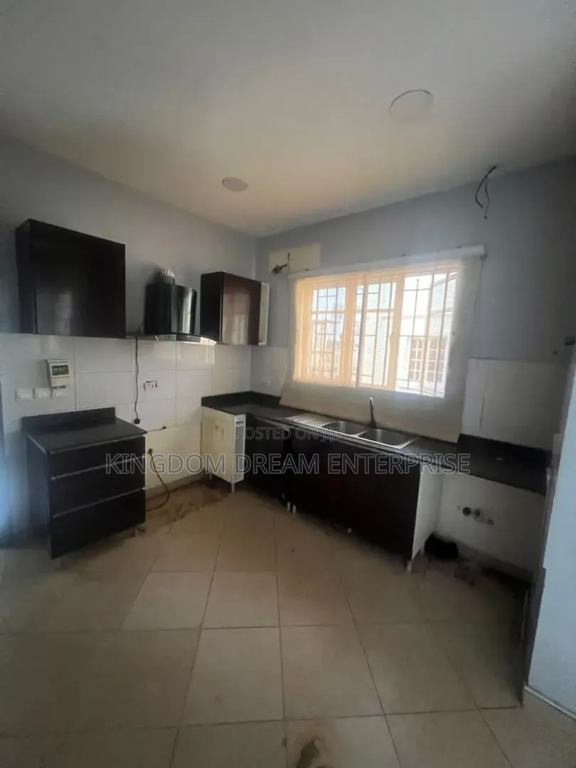 3bdrm Apartment in U3 Estate Lekki for rent in Lekki Phase 1