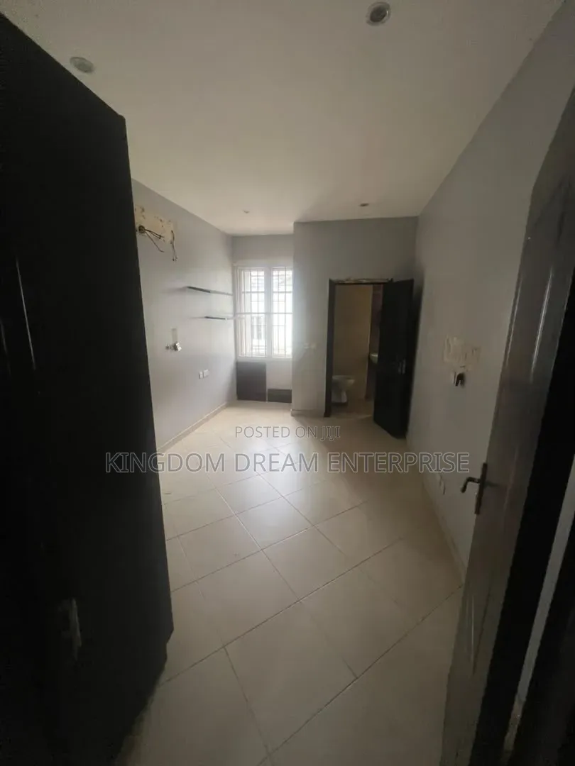 3bdrm Apartment in U3 Estate Lekki for rent in Lekki Phase 1