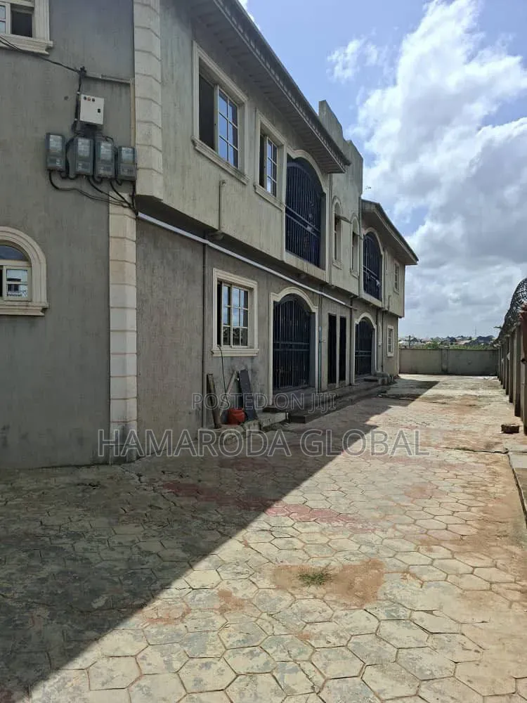 Furnished 8bdrm Block of Flats in Peace Estate, Baruwa for sale in Baruwa