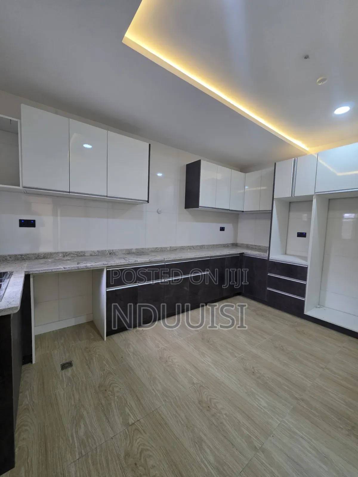 4bdrm Townhouse/Terrace in Guzape District for sale in Guzape District