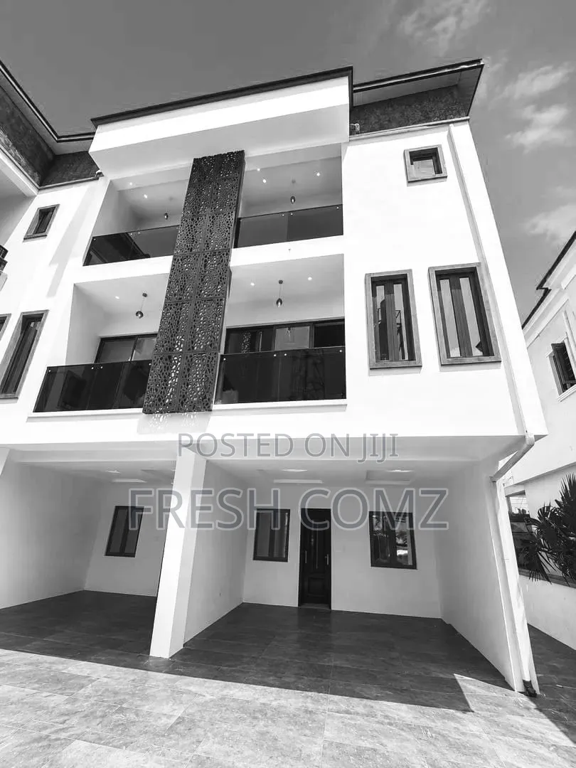 3bdrm Townhouse / Terrace in Lcc, Lekki Phase 2 for rent in Lekki Phase 2