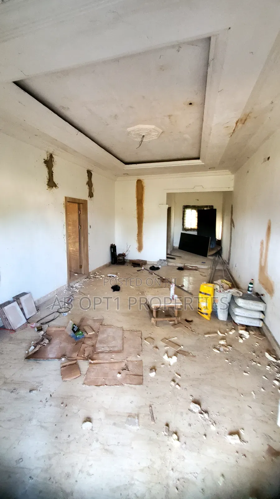 3bdrm Bungalow in Sapele Road, Benin City for sale in Benin City