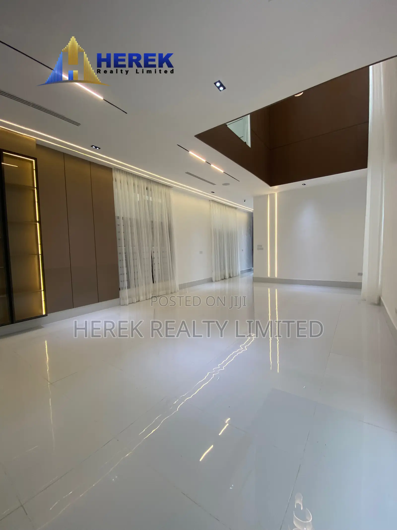5bdrm Duplex in Orchid, Ikota for sale in Ikota