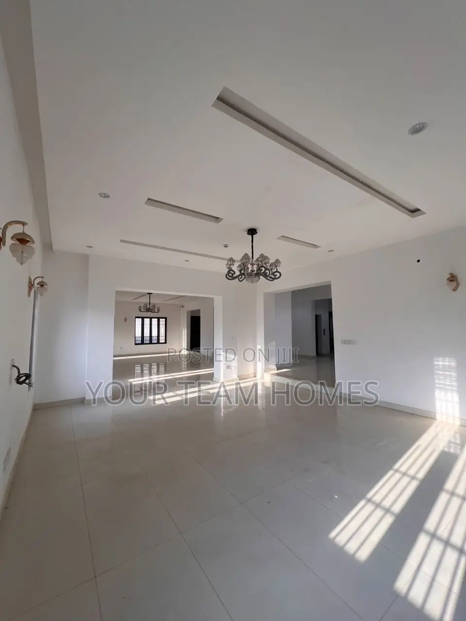 7bdrm Mansion in Guzape for sale in Guzape District