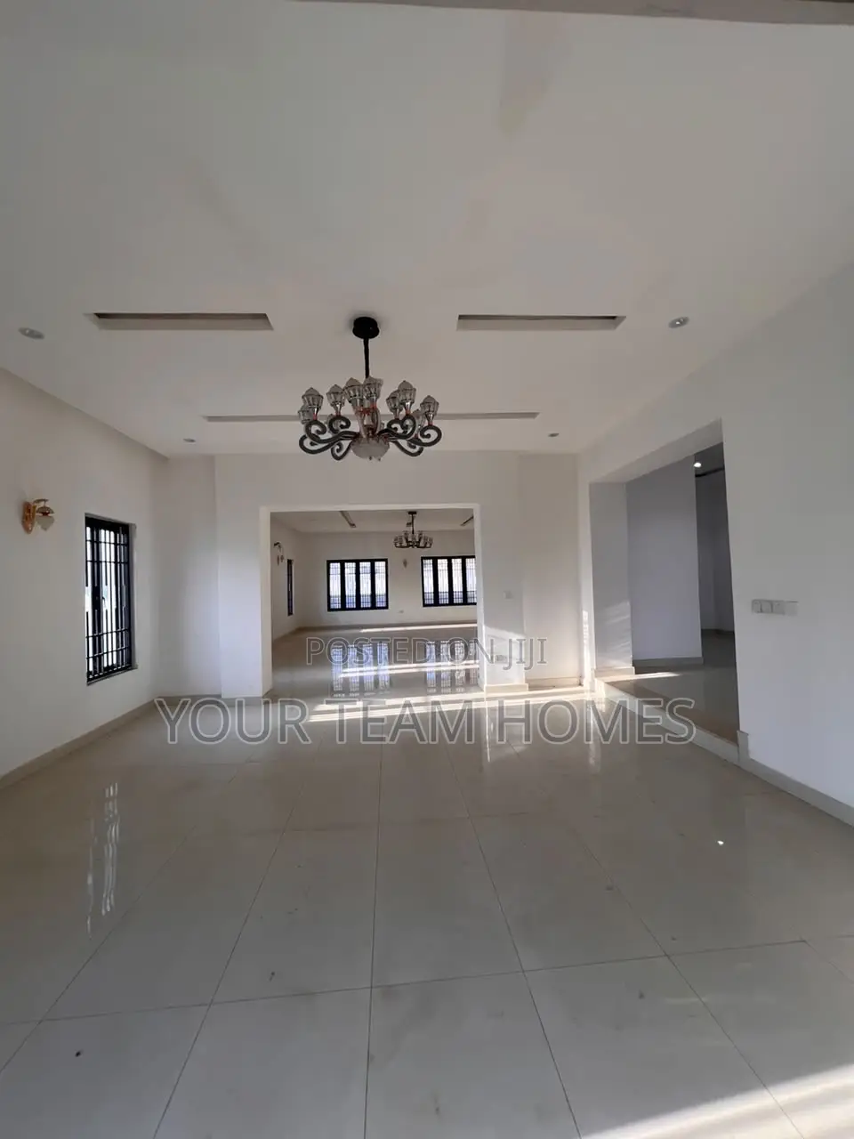 7bdrm Mansion in Guzape for sale in Guzape District