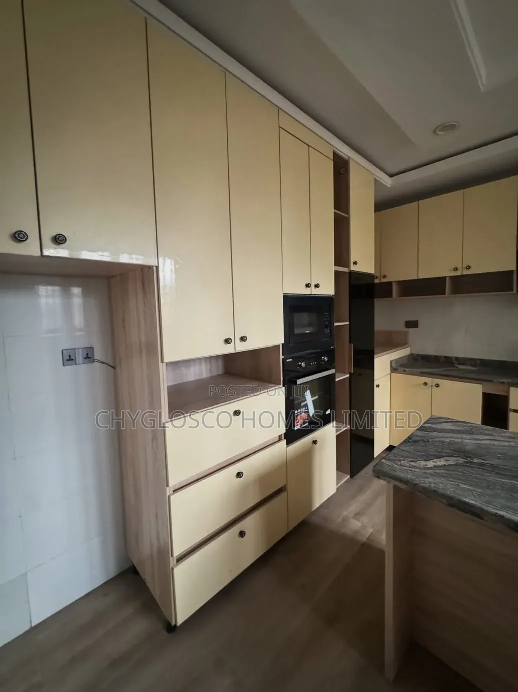 Furnished 4bdrm Duplex in New Layout for sale in New Layout