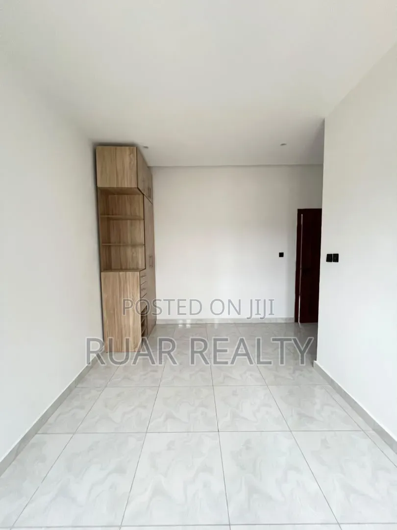 3bdrm Duplex in Ogombo for sale in Ogombo