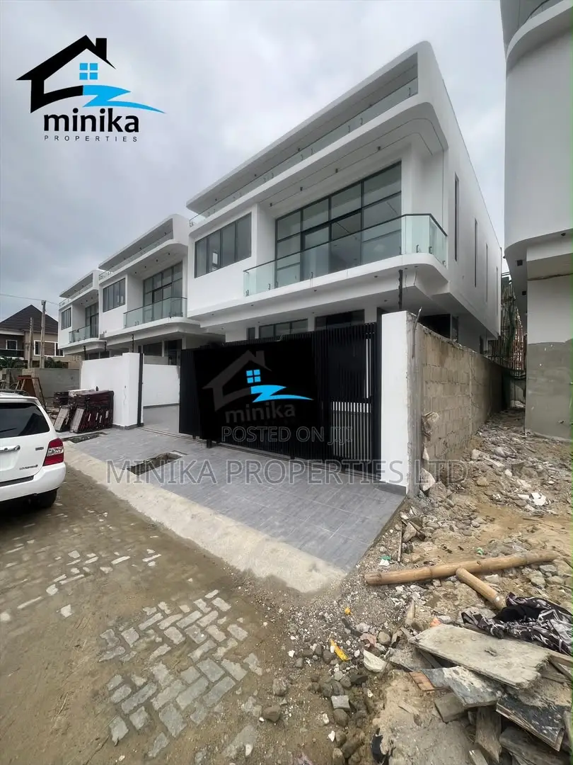 4bdrm Duplex in Orchid Road, Ikota for sale in Ikota