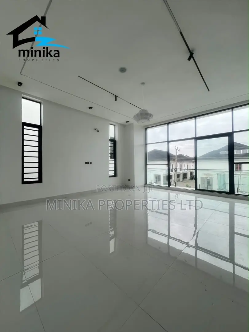 4bdrm Duplex in Orchid Road, Ikota for sale in Ikota