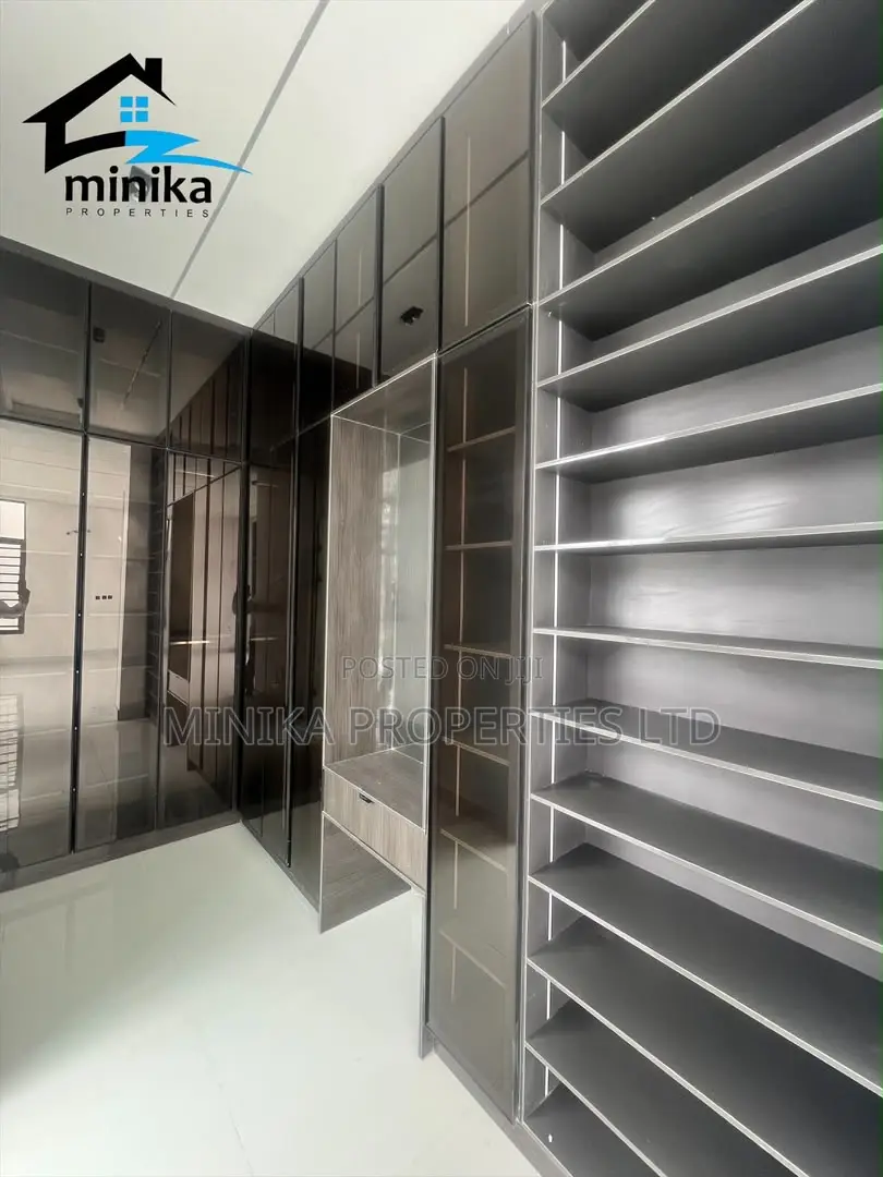 4bdrm Duplex in Orchid Road, Ikota for sale in Ikota