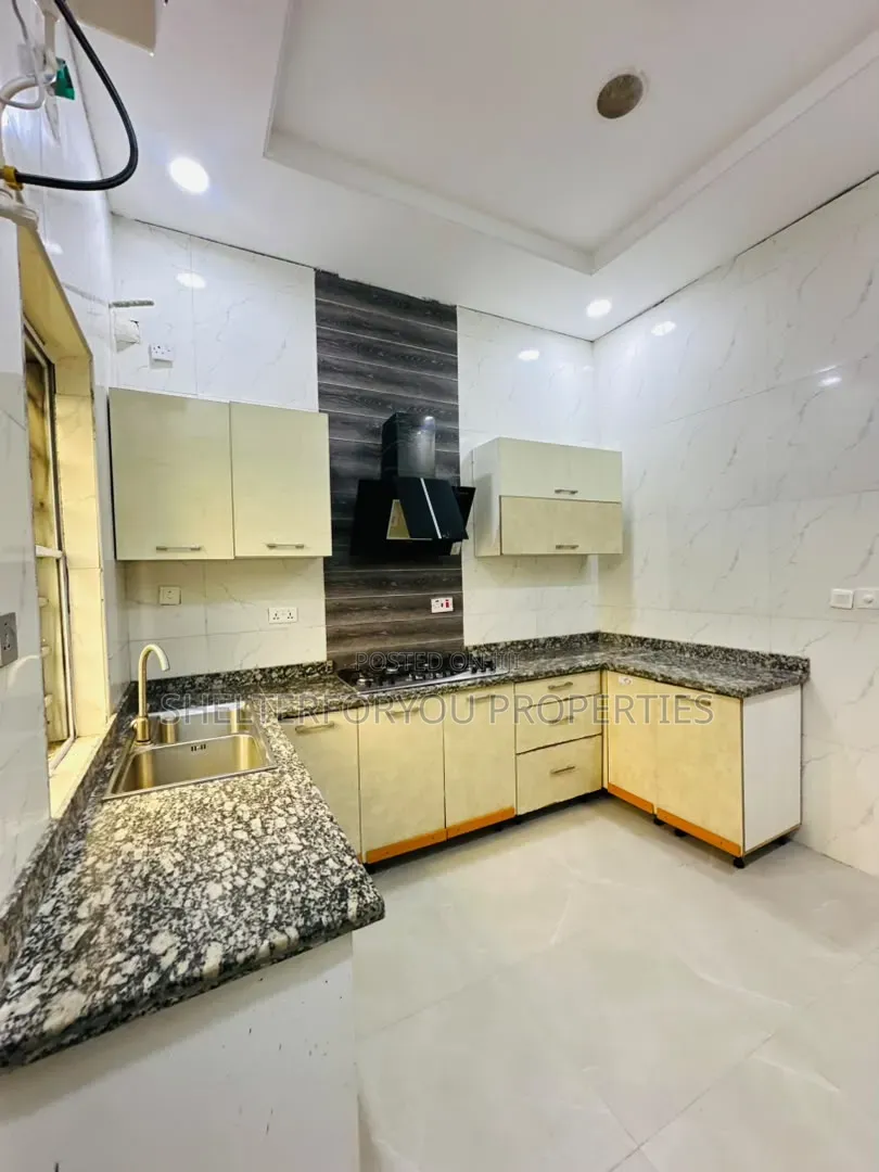 4bdrm Duplex in Lekki Expressway for rent in Lekki Expressway