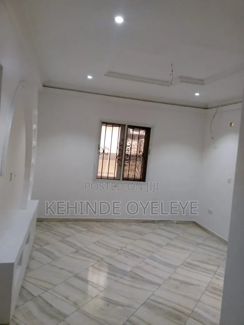 2bdrm Block of Flats in Gbangbala, Ikate for rent in Ikate