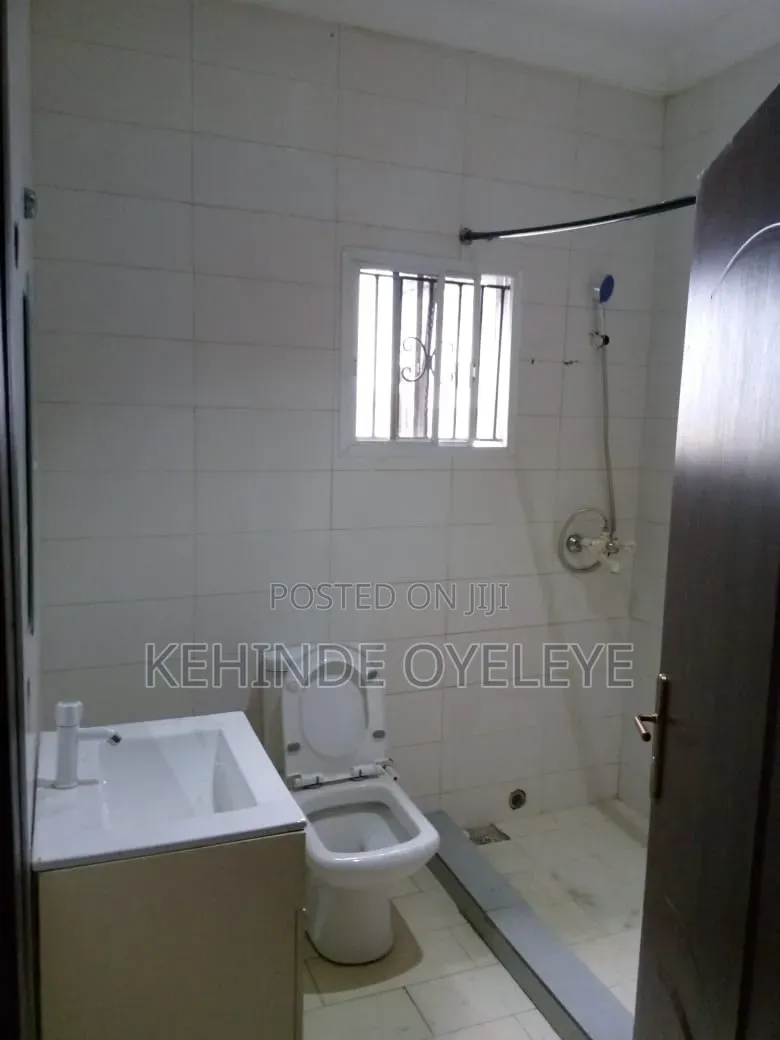 2bdrm Block of Flats in Gbangbala, Ikate for rent in Ikate