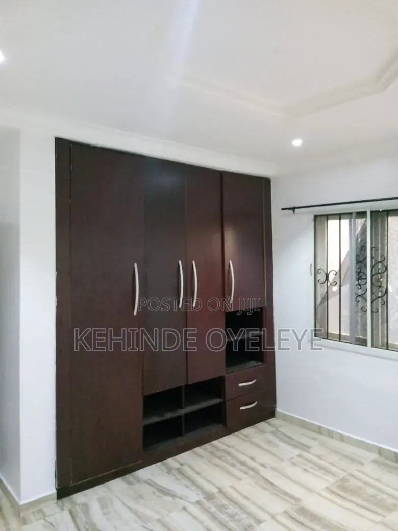 2bdrm Block of Flats in Gbangbala, Ikate for rent in Ikate