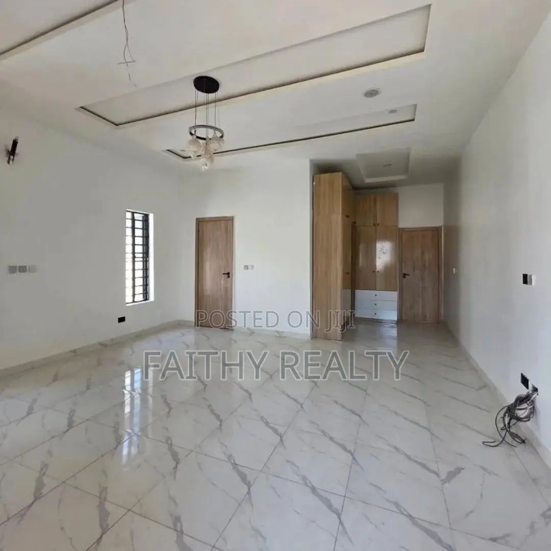 4bdrm Duplex in Ikota for rent in Ikota