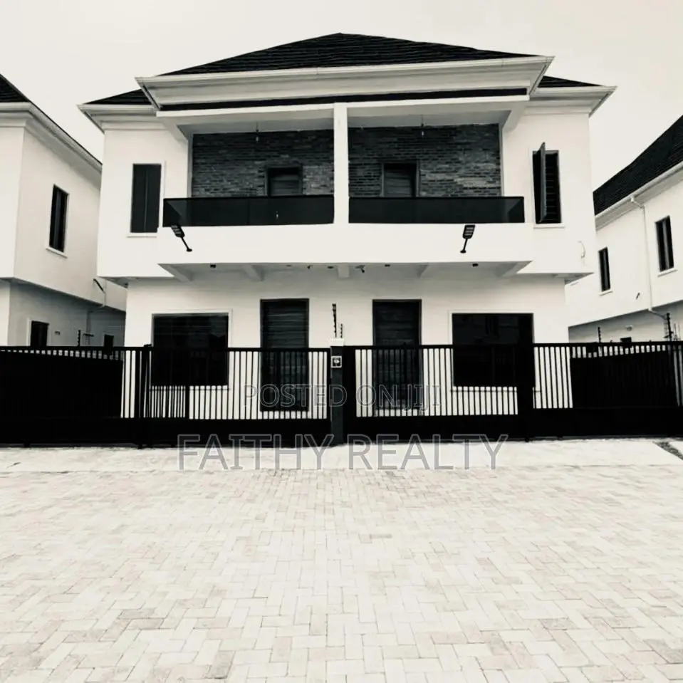 4bdrm Duplex in Ikota for rent in Ikota