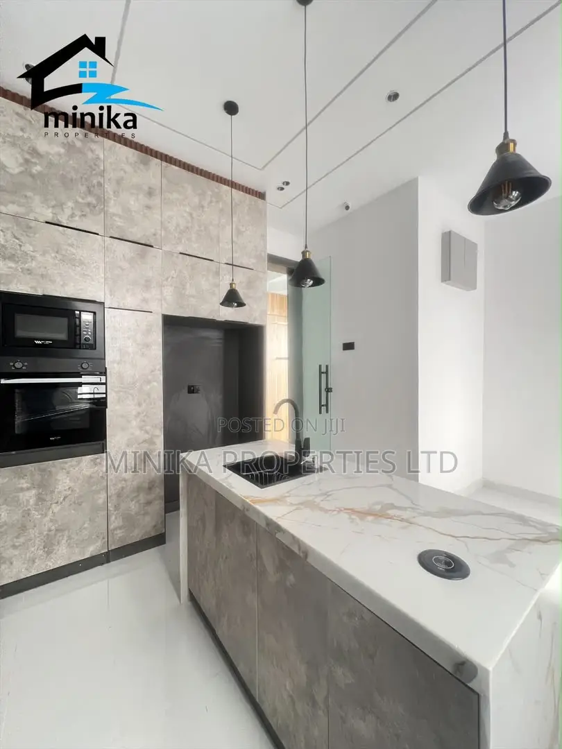 5bdrm Duplex in Orchid Road, Ikota for sale in Ikota