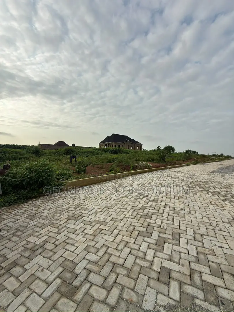 Exclusive 33 Plots of Premium Residential Land - Carlton Gate Estate in Akobo