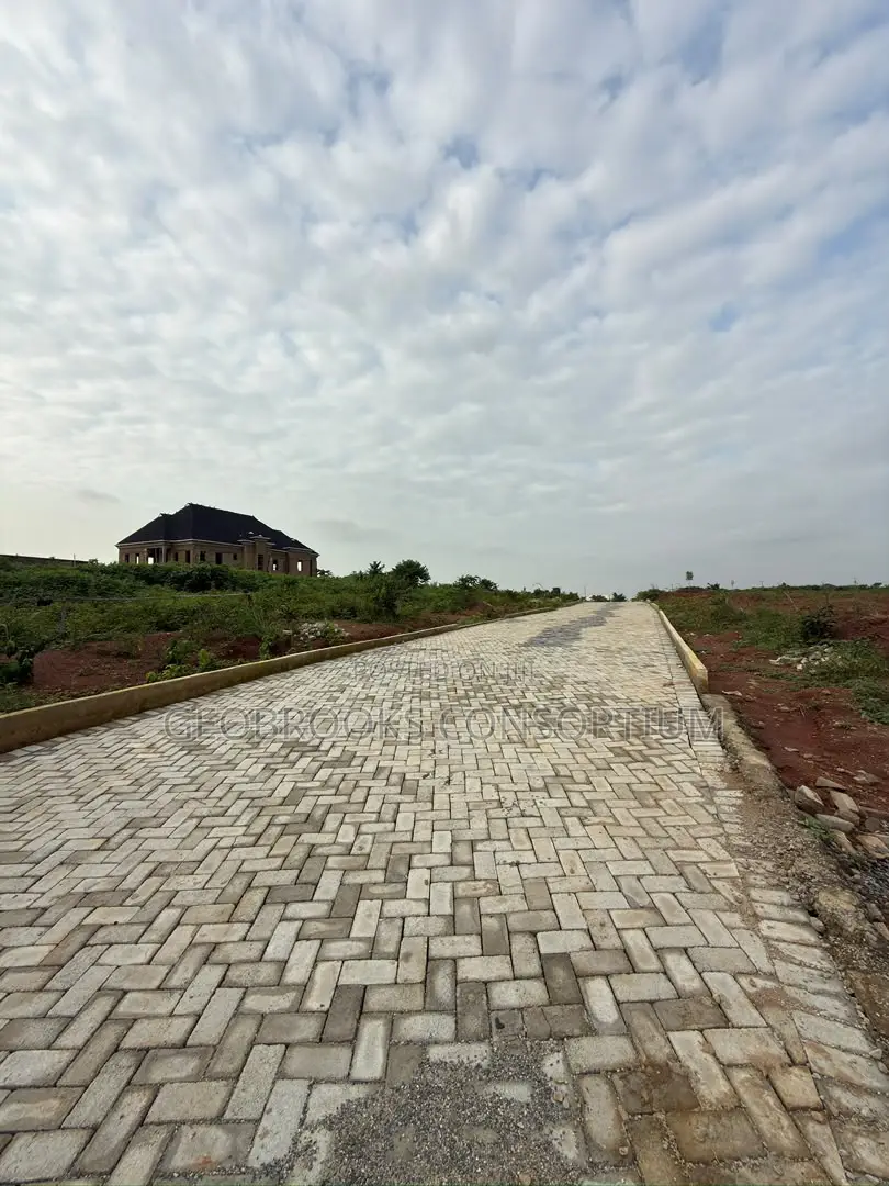 Exclusive 33 Plots of Premium Residential Land - Carlton Gate Estate in Akobo