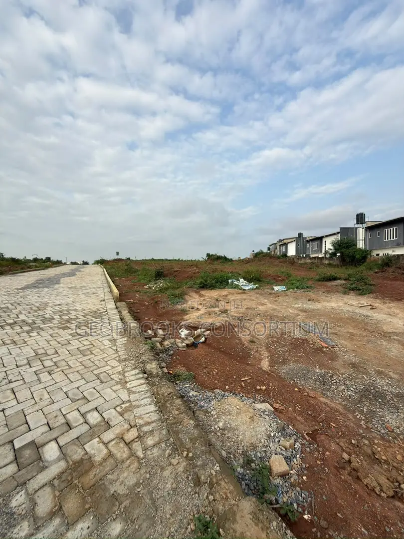 Exclusive 33 Plots of Premium Residential Land - Carlton Gate Estate in Akobo
