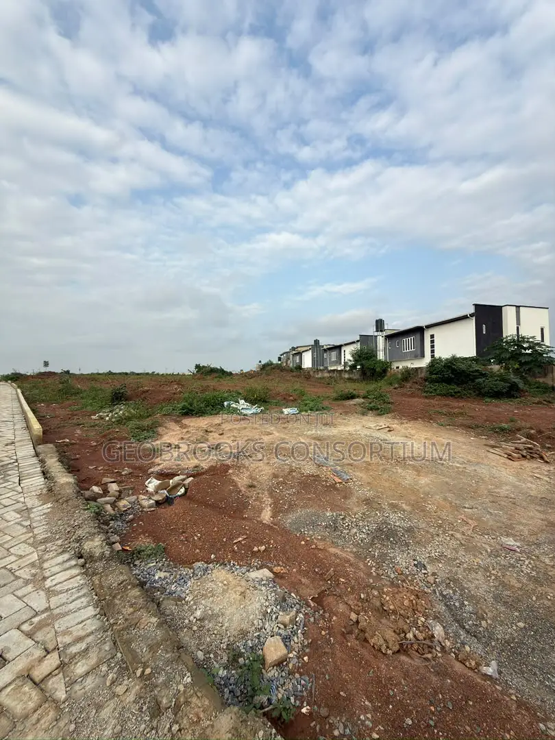 Exclusive 33 Plots of Premium Residential Land - Carlton Gate Estate in Akobo