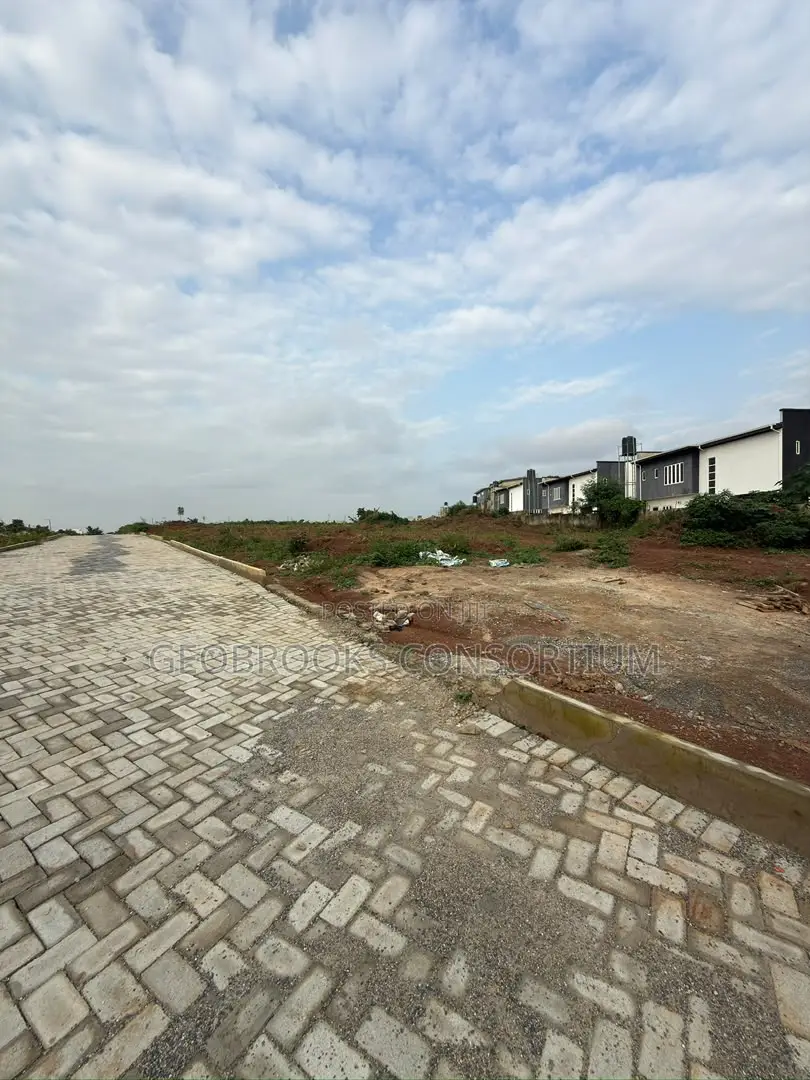 Exclusive 33 Plots of Premium Residential Land - Carlton Gate Estate in Akobo