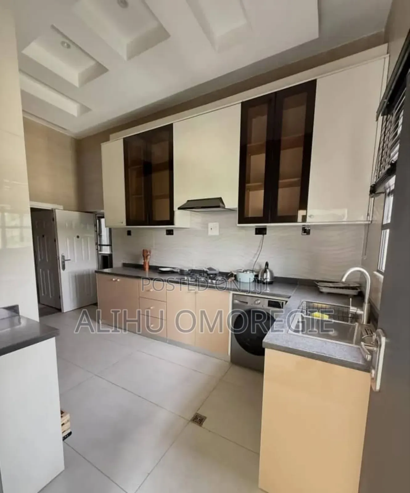 Furnished 2bdrm Block of Flats in Bristol Apartment, Life Camp for rent in Life Camp