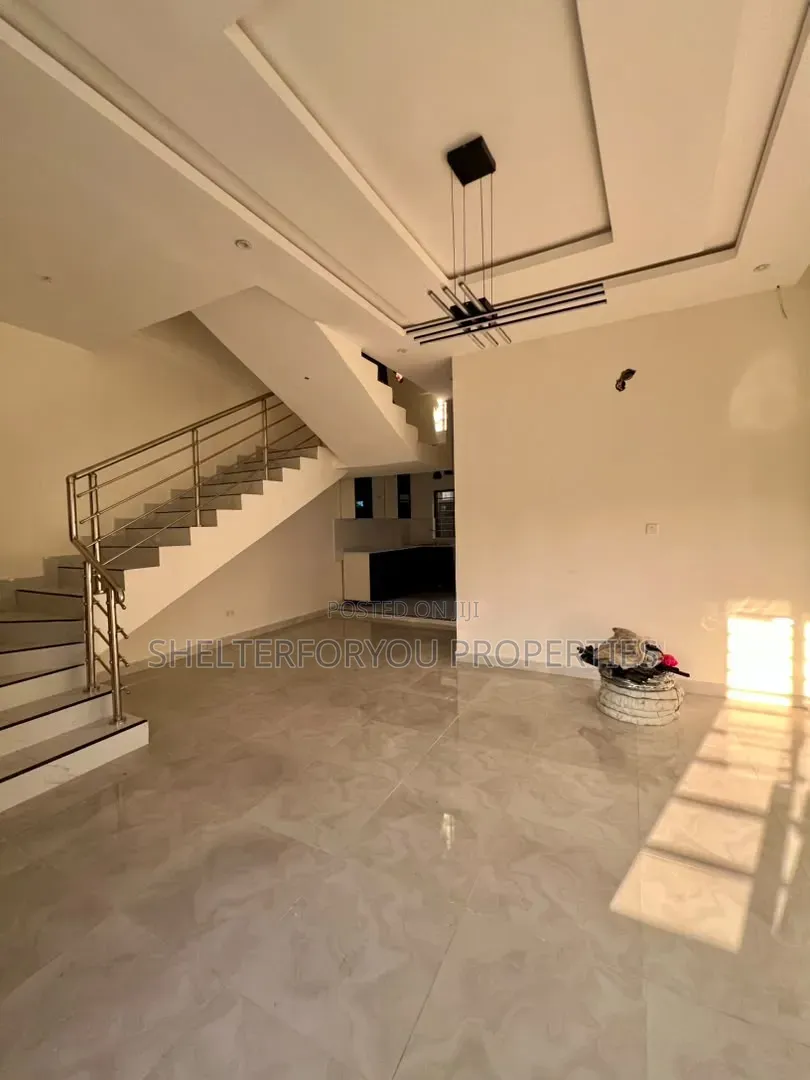4bdrm Duplex in Lekki Phase 1 for sale in Lekki Phase 1