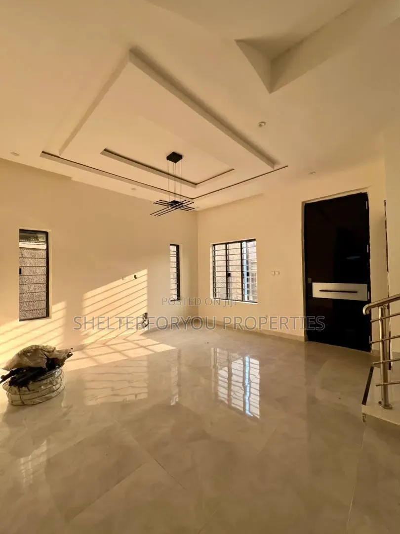 4bdrm Duplex in Lekki Phase 1 for sale in Lekki Phase 1