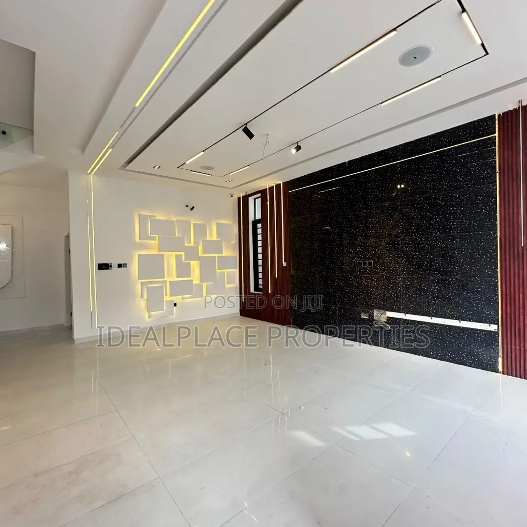 5bdrm Duplex in Lekki for sale in Lekki