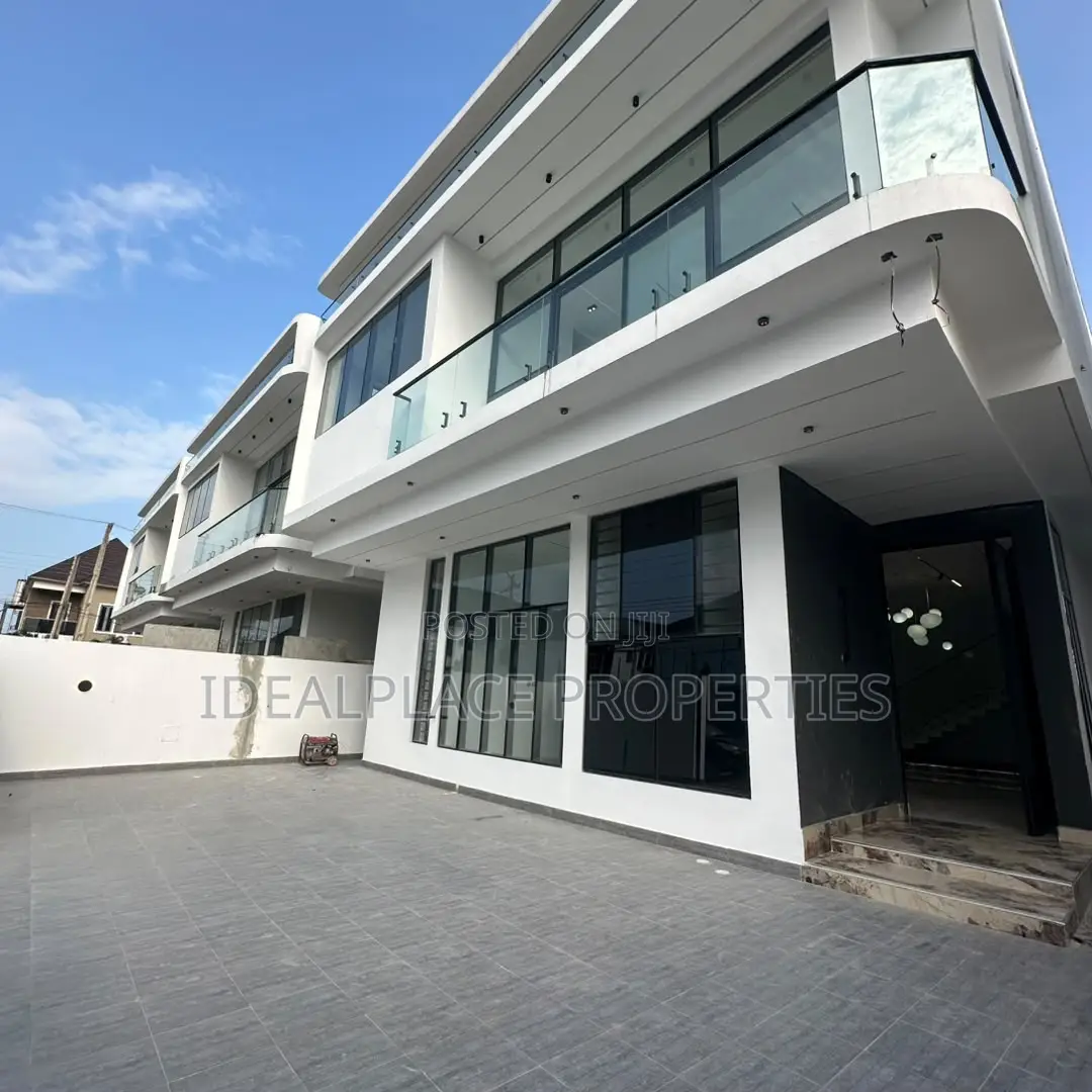 4bdrm Duplex in Lekki for sale in Lekki