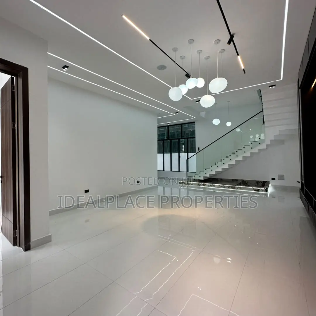 4bdrm Duplex in Lekki for sale in Lekki