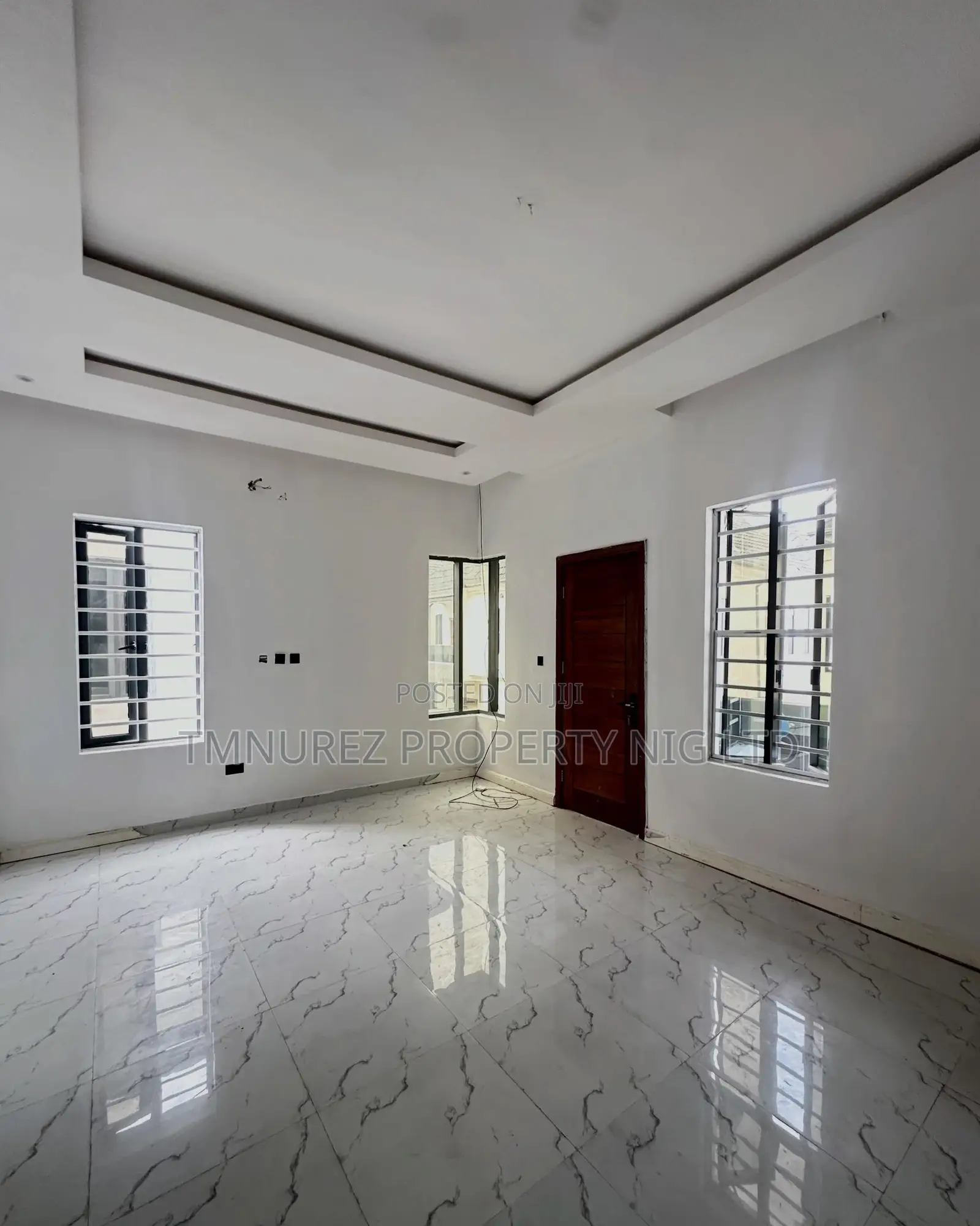 4bdrm Duplex in Chevron for rent in Chevron