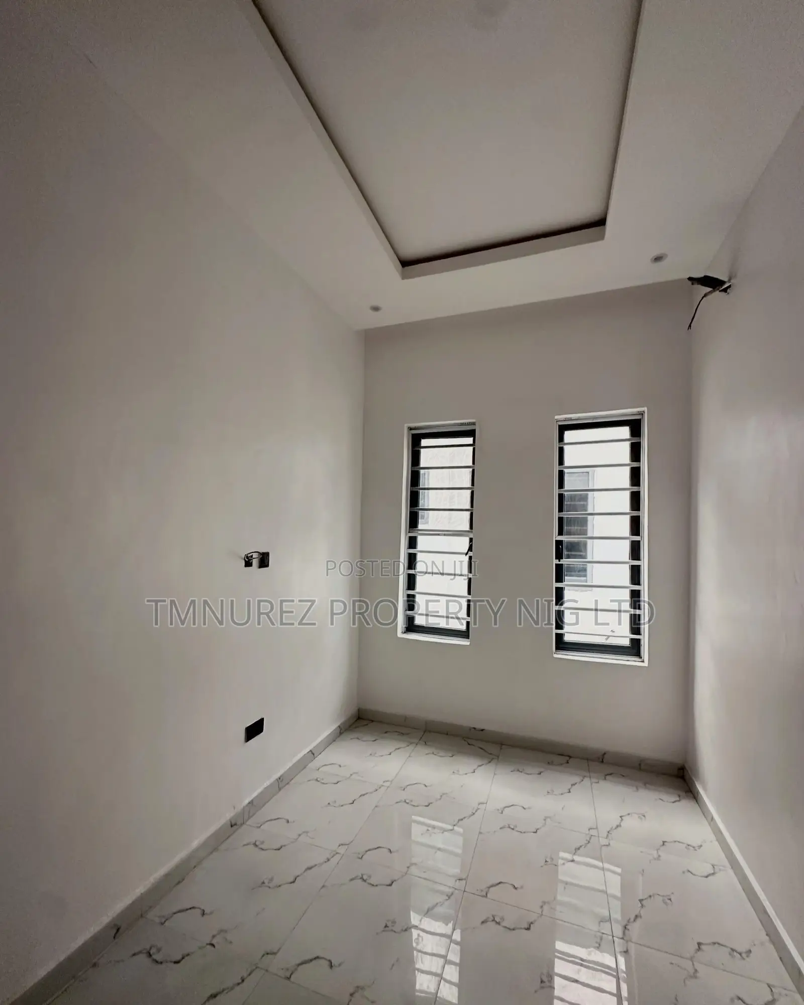 4bdrm Duplex in Chevron for rent in Chevron