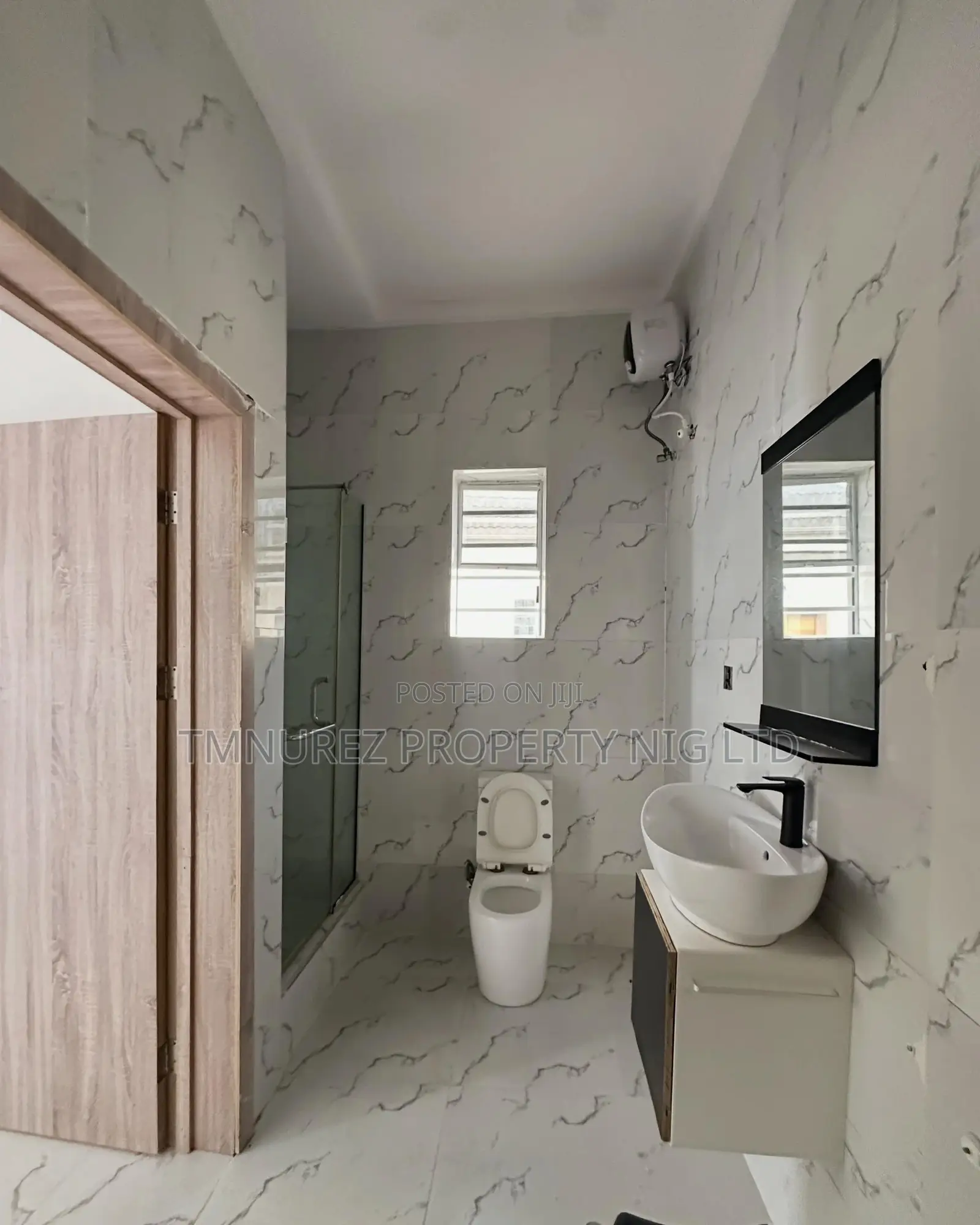 4bdrm Duplex in Chevron for rent in Chevron