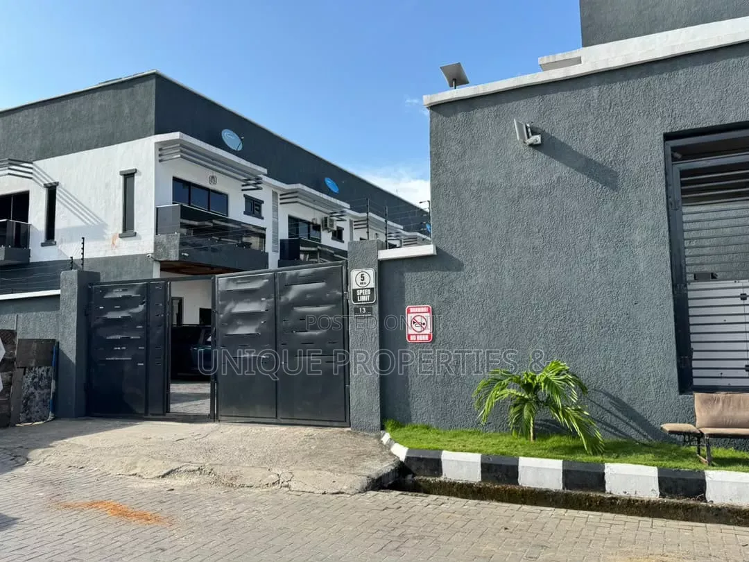 Furnished 4bdrm Duplex in Pinnock Beach Estate, Osapa london for rent in Osapa london