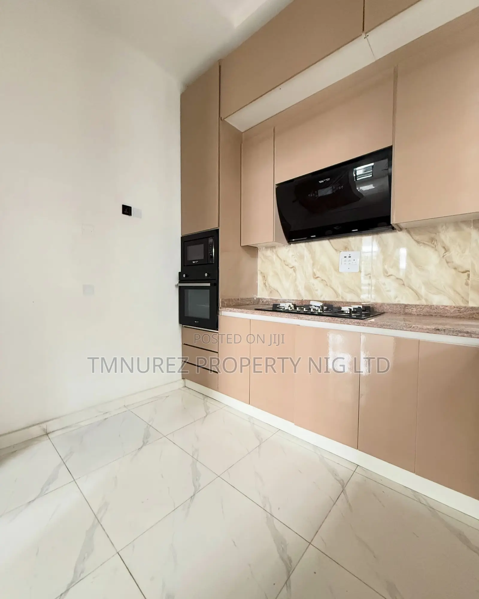 4bdrm Duplex in Ikota for rent in Ikota