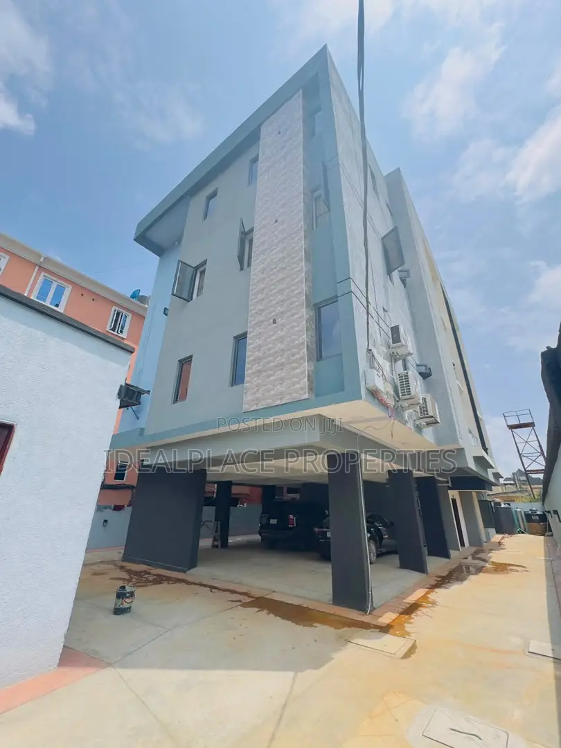 2bdrm Apartment in Surulere for sale in Surulere