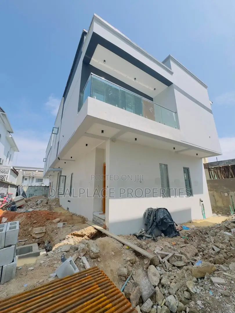 4bdrm Duplex in Surulere for sale in Surulere