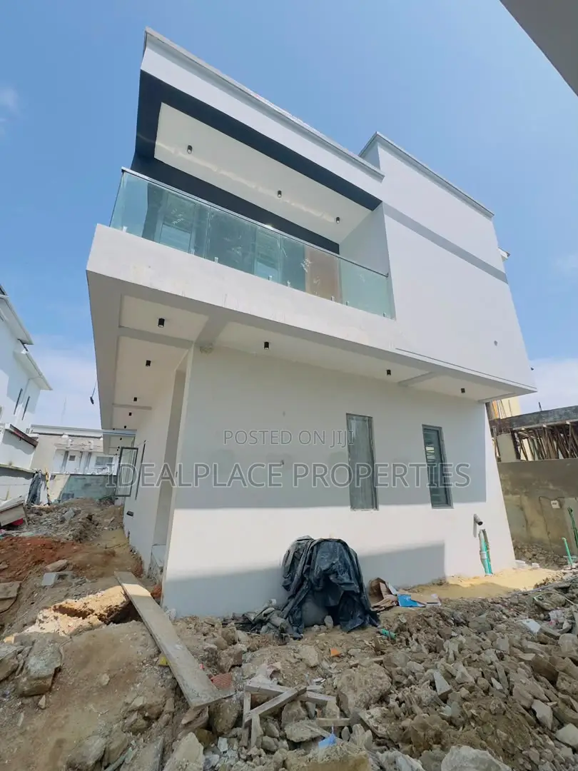 4bdrm Duplex in Surulere for sale in Surulere