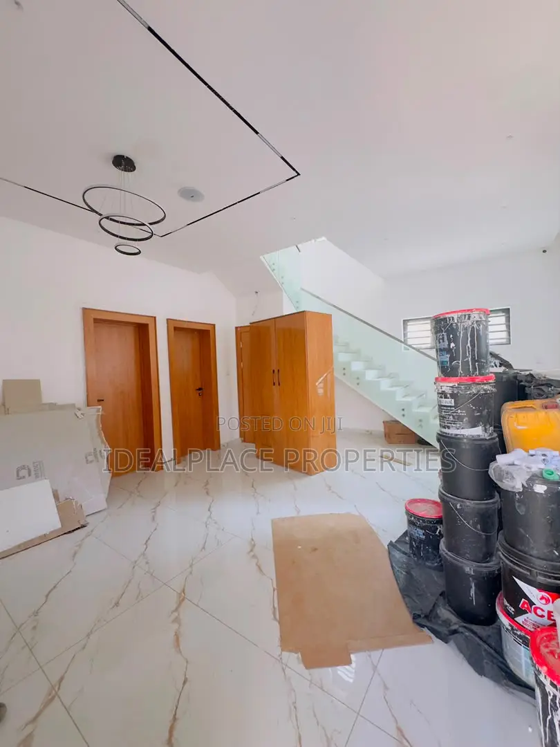 4bdrm Duplex in Surulere for sale in Surulere