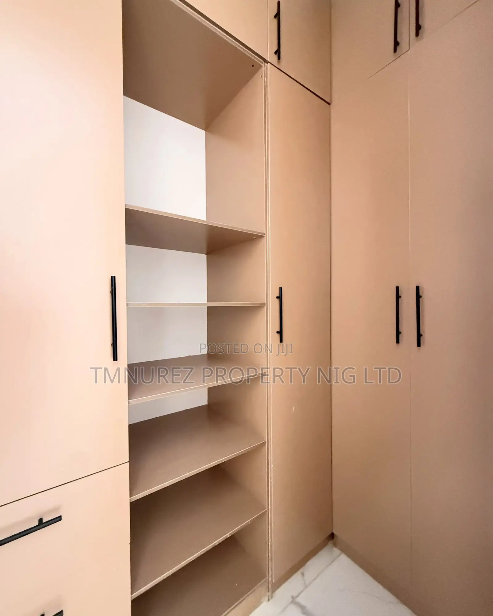 4bdrm Duplex in Ikota for rent in Ikota